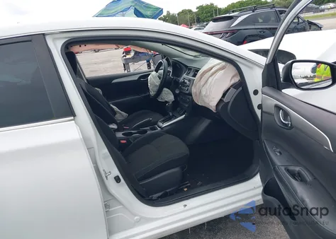 2017 Nissan Sentra S z USA, uszkodzony, nr VIN 3N1AB7AP9HY299530